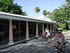 Отель Equator Village Стандарт, Мальдивы